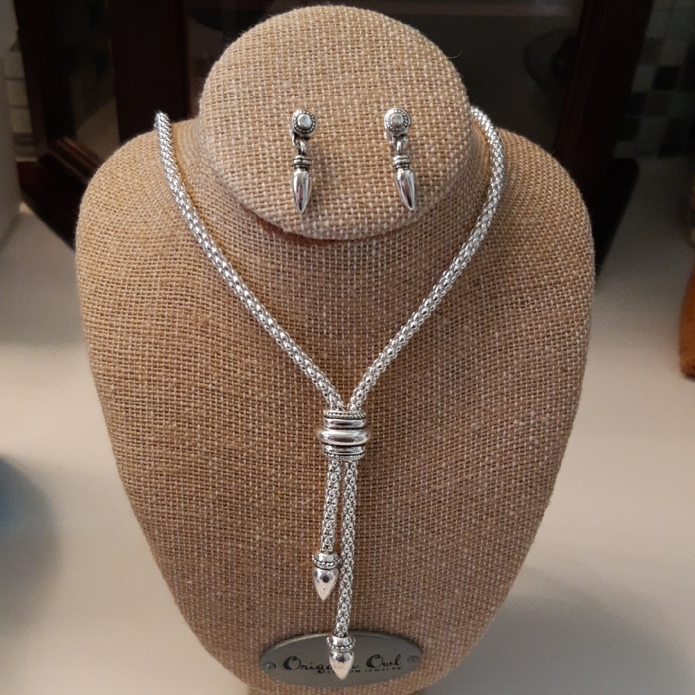 Silver Jewelry Set with Earrings